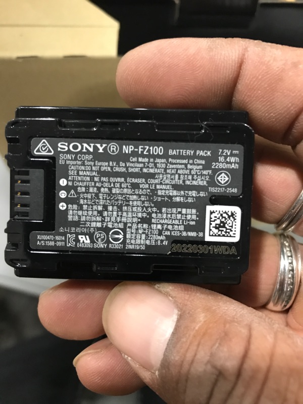 Photo 4 of Sony Alpha 7C Full-Frame Compact Mirrorless Camera Kit - Black (ILCE7CL/B) Black Body w/ 28-60mm