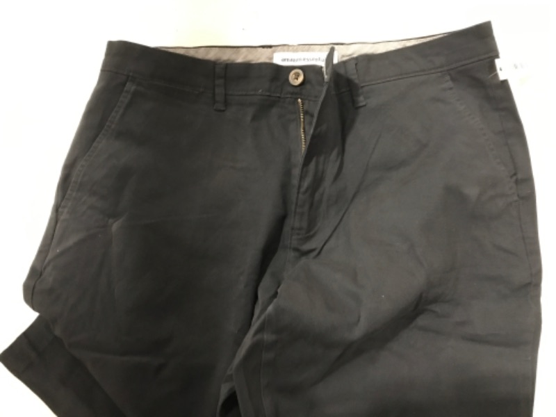 Photo 2 of Amazon Essentials Men's Pants Size 34x28 