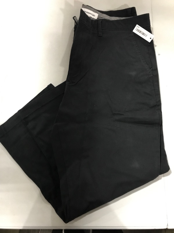 Photo 1 of Amazon Essentials Men's Pants Size 34x28 