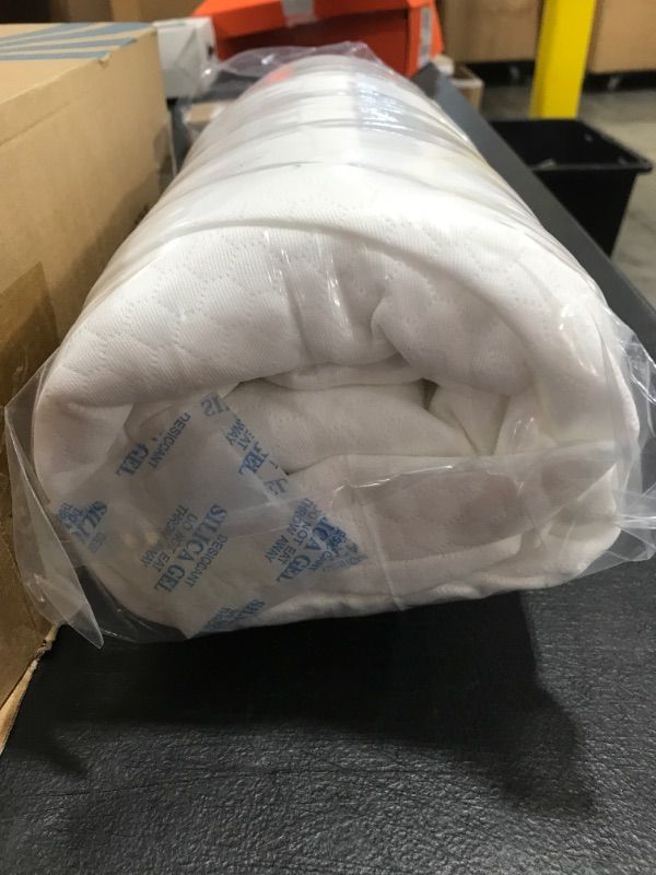 Photo 4 of ALLOECH AMW-CT02-10Q. MEMORY FOAM TOPPER. UNMARKED SIZE.