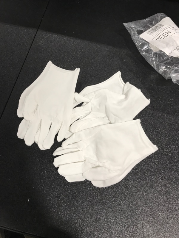 Photo 1 of 3 pair of no mark white gloves ***NO SIZE LISTED***