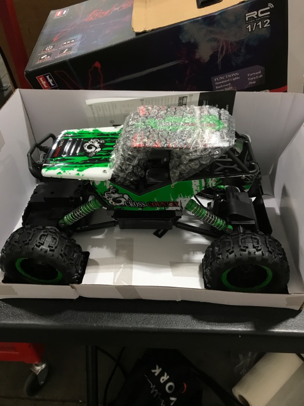 Photo 2 of 4WD 1/12 Rock Crawler Climbing Vehicle 2.4Ghz Toy Remote Control Car Monster Truck for Kids & Adults - Green
