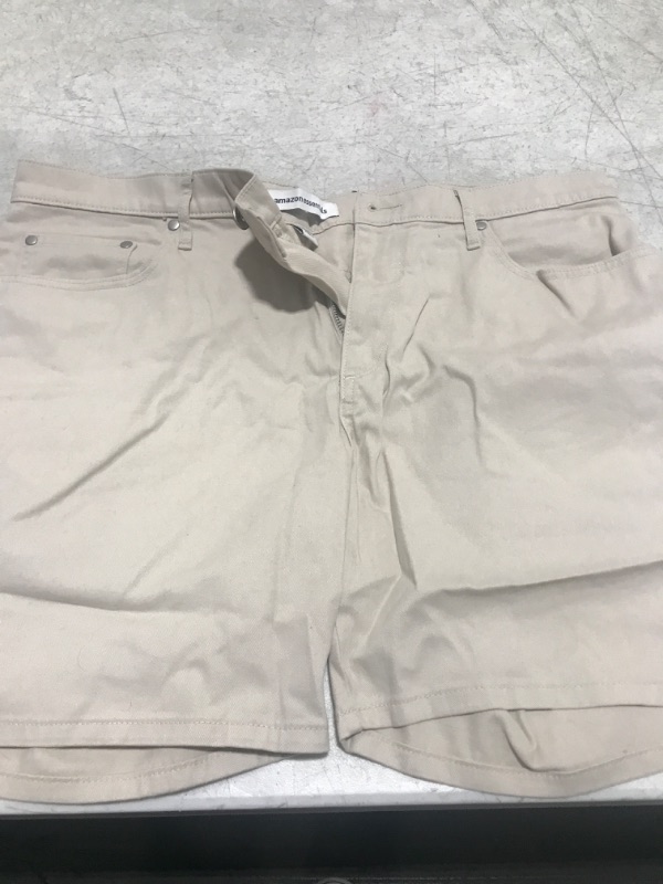 Photo 1 of Amazon Essentials Kaki Shorts Size 36