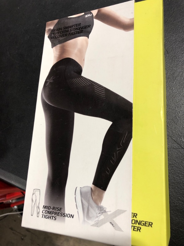 Photo 2 of 2XU Women's Mid-rise Compression Tights