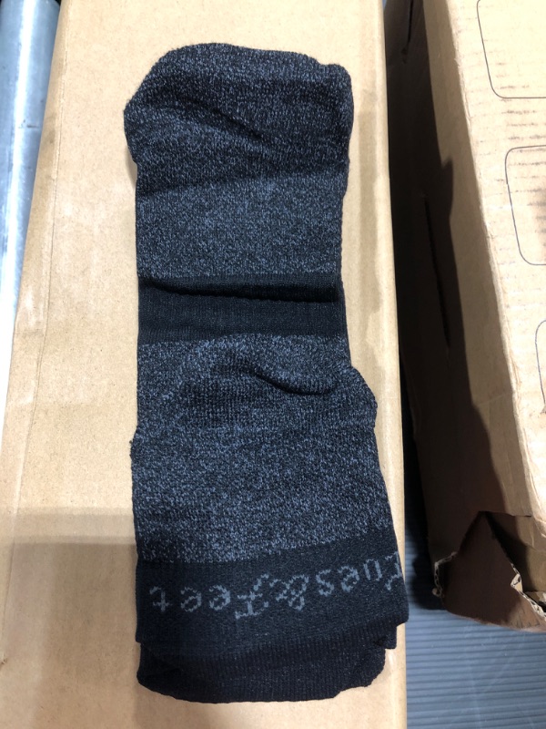 Photo 1 of 5 pk of m Gray socks 