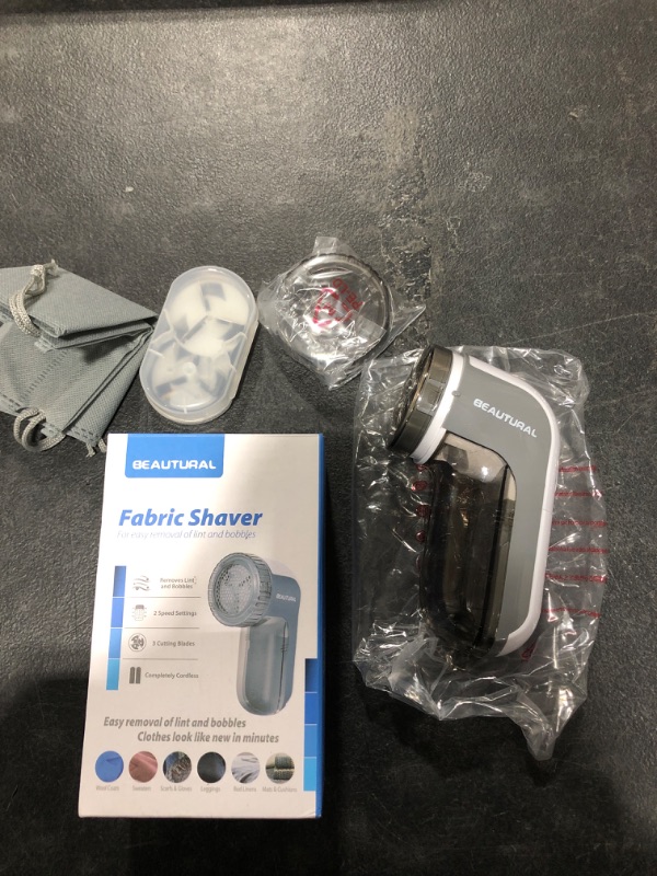 Photo 2 of BEAUTURAL Fabric Shaver and Lint Remover