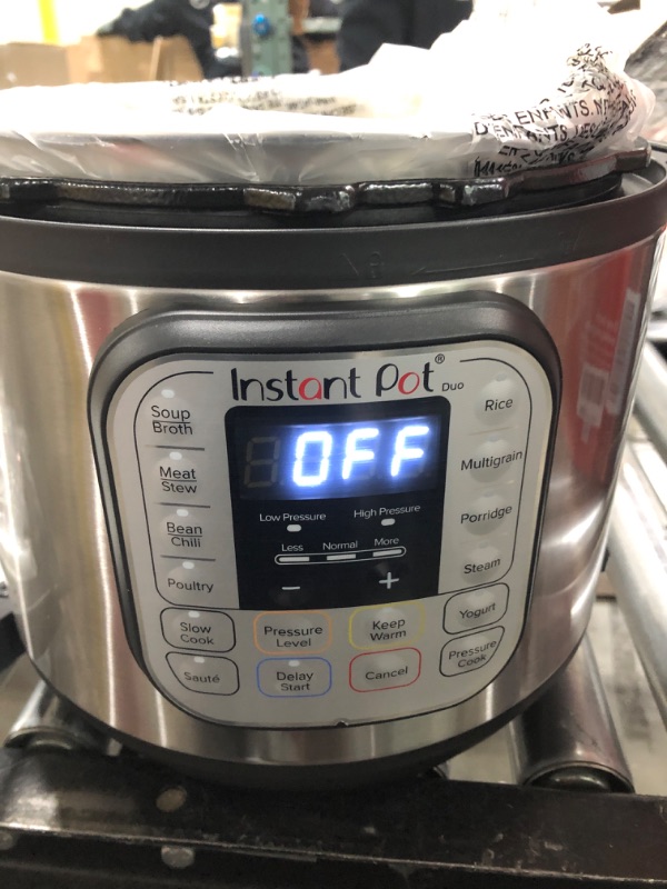 Photo 3 of Instant Pot 6qt Duo Pressure Cooker