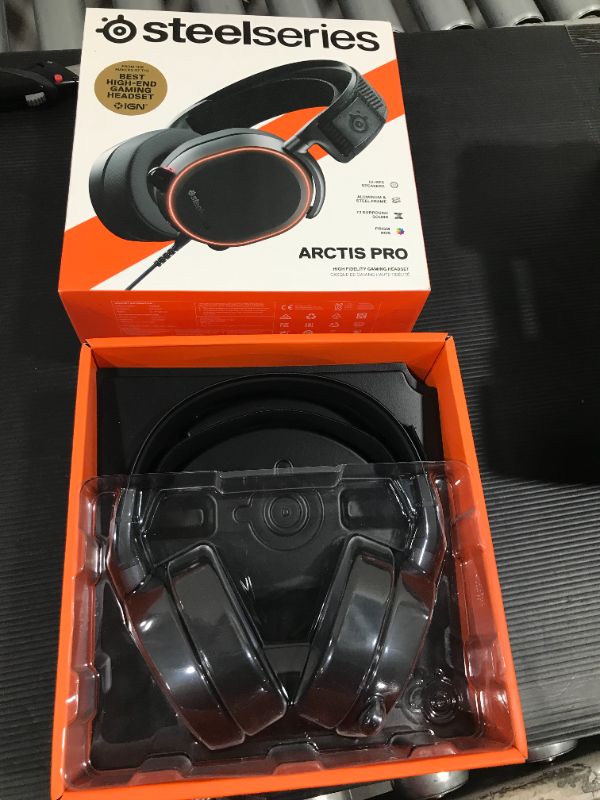 Photo 3 of SteelSeries - Arctis Pro Wired DTS Headphone:X V2.0 Gaming Headset - Black
