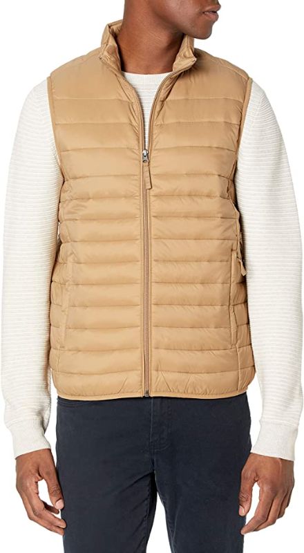 Photo 1 of Amazon Essentials Men's Lightweight Water-Resistant Packable Puffer Vest, Camel, Small
