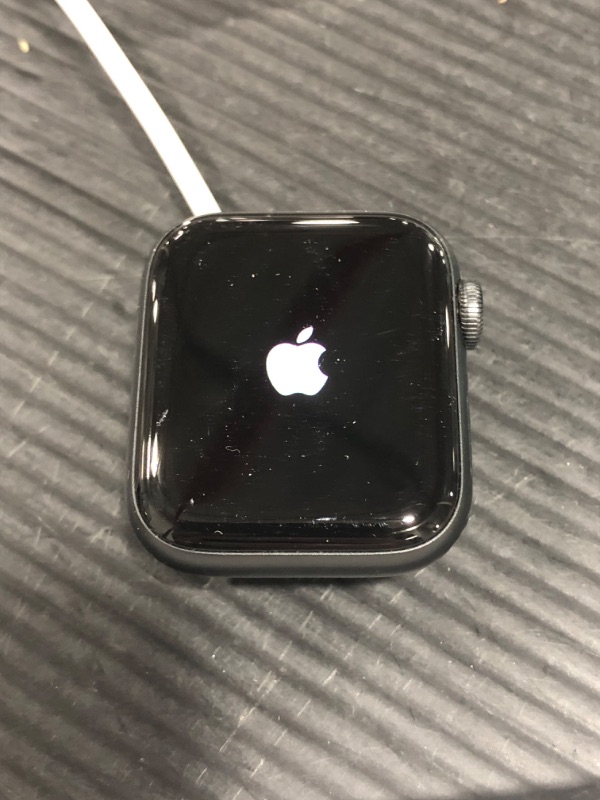 Photo 2 of Apple Watch SE (1st Gen) GPS, 40mm Space Gray Aluminum Case with Midnight Sport Band - Regular
