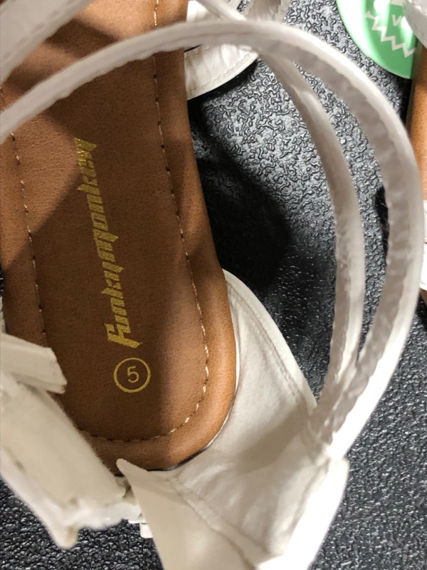 Photo 1 of FUNKYMONKEY Girls Gladiator Strap Sandals Flat Fisherman Thong Cross Strappy Sandals size 5