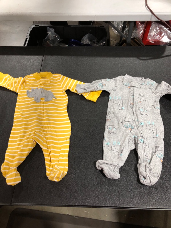 Photo 1 of Baby onesies size 0-3M