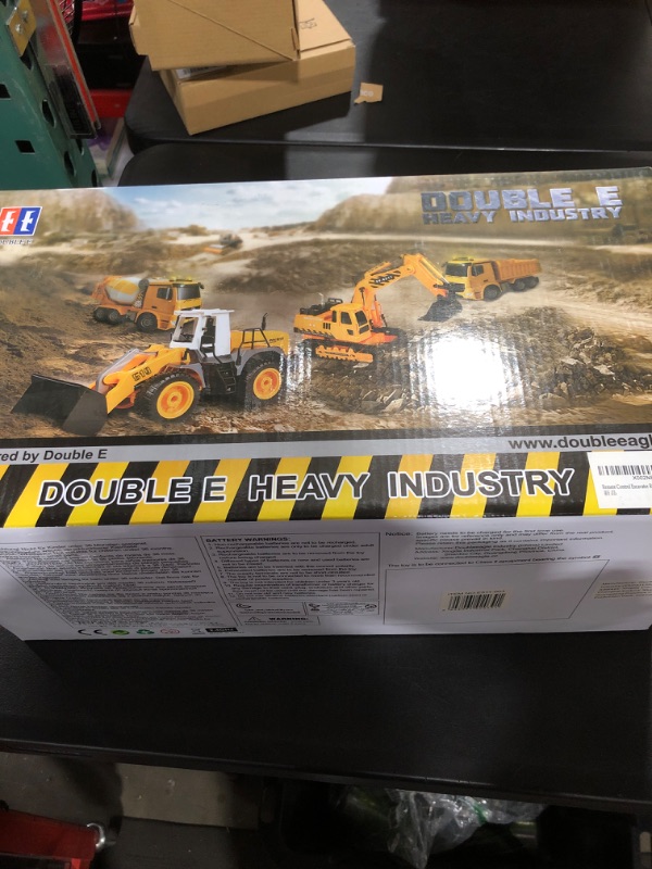Photo 2 of DOUBLE E Remote Control Excavator RC Toy 1:20 RC Excavator Toy 3 Separate Motors Construction Tractor, 11 Channel Rechargeable RC Truck with Lights Sounds 2.4Ghz Transmitter for Boys Girls Kids