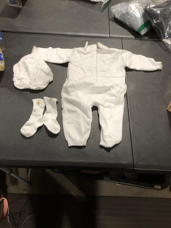 Photo 1 of BABY OUTFIT UNKNOWN SIZE 