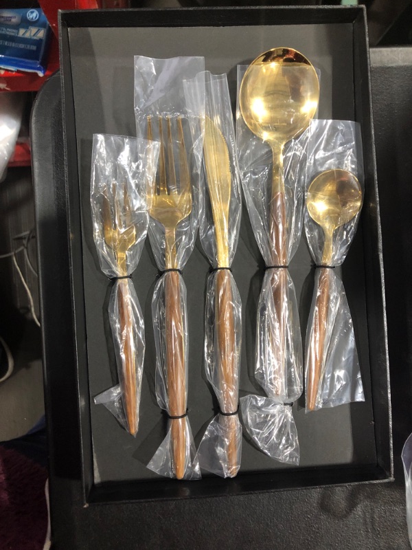 Photo 2 of 18/8 Stainless Steel Kitchen Silverware Set , Unique Handle Design, Including Knife / Fork / Spoon (Round-Wood Grain/Gift Box (5-piece set, gold))