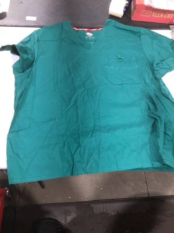 Photo 1 of 4XL SCRUB TOP 