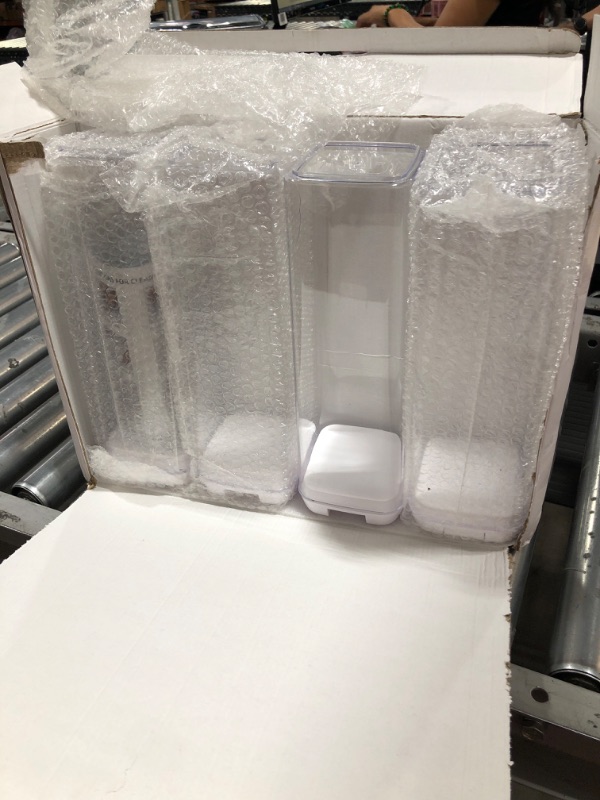 Photo 2 of (4 PC) Airtight Food Storage Containers