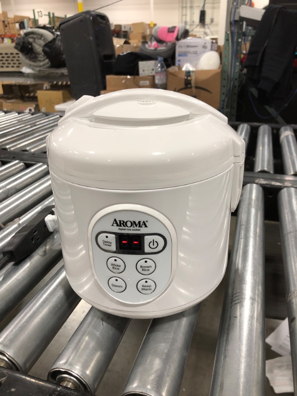 Photo 2 of ARC-914D 4-Cup Cool-Touch Rice Cooker, Stainless Steel
