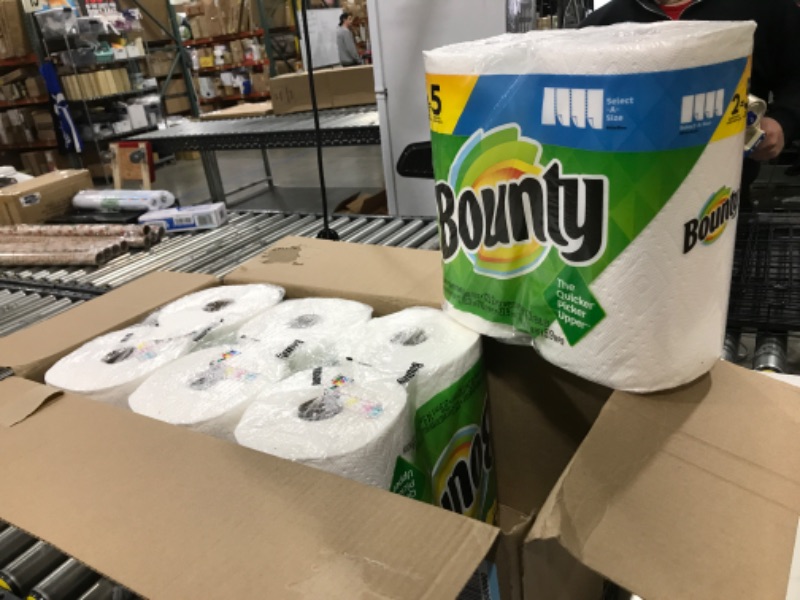 Photo 2 of Bounty Select-A-Size Paper Towels, White, 8 Double Plus Rolls = 20 Regular Rolls 8 Count (Pack of 1)