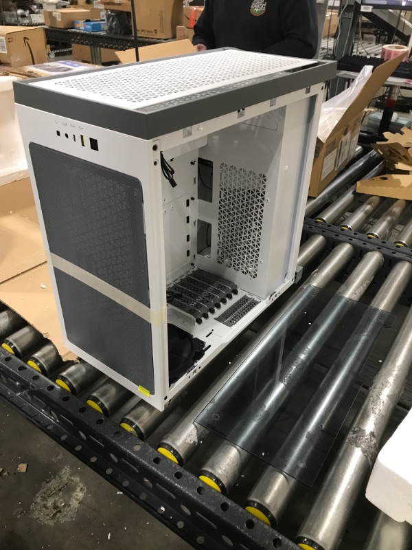 Photo 1 of Corsair 4000D Airflow White Steel / Plastic / Tempered Glass ATX Mid Tower Computer Case 