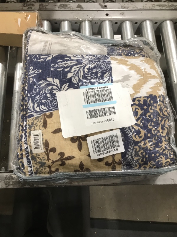 Photo 2 of Amrapur Overseas | Laura 100% Cotton 3-Piece Printed Reversible Quilt Set (Navy/Rust, Full/Queen)