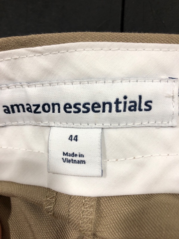 Photo 2 of AMAZON ESSENTIALS PANTS MEN 