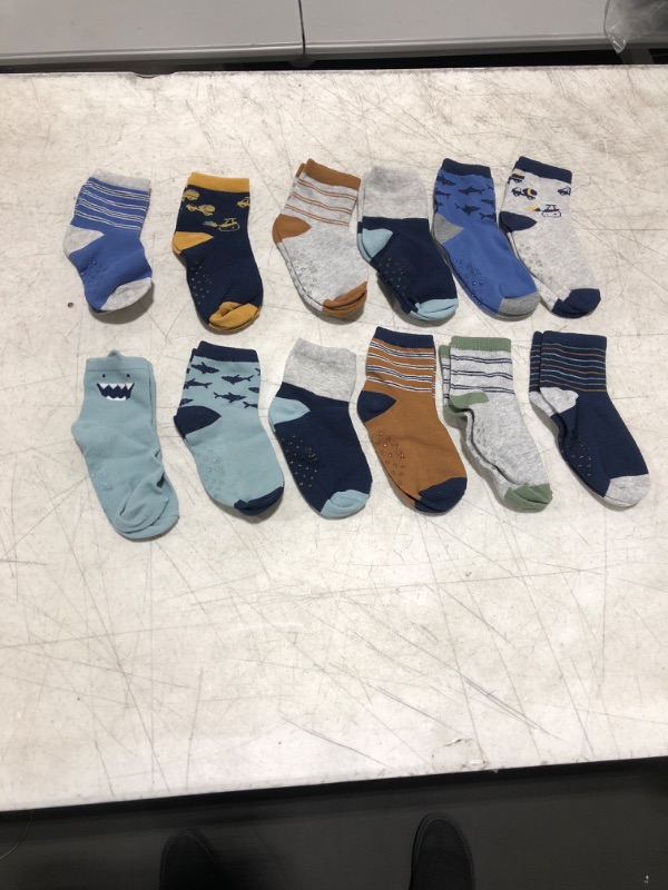 Photo 1 of 12 PACK SIZE UNKNOWN KIDS SOCKS