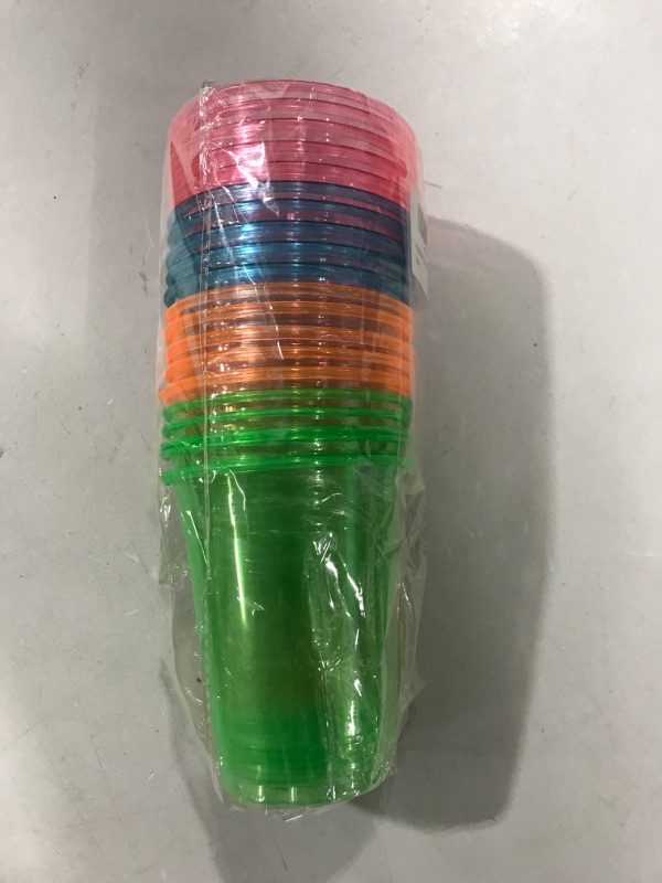 Photo 2 of 12 oz Party Cups (20 Pack) 