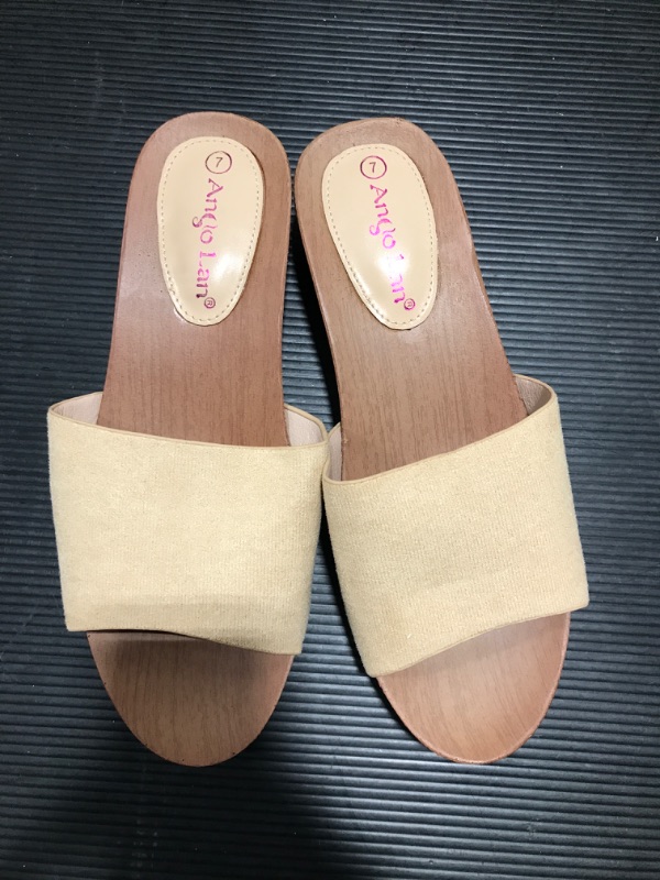 Photo 1 of [Size 7] Ladies Wooden Toned Open Toe Slides