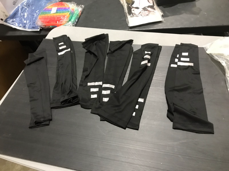 Photo 1 of 6 pack of arm sleeves