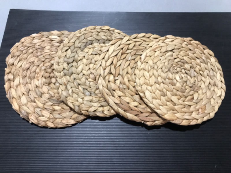 Photo 1 of 4 pack of Large wicker hot pads