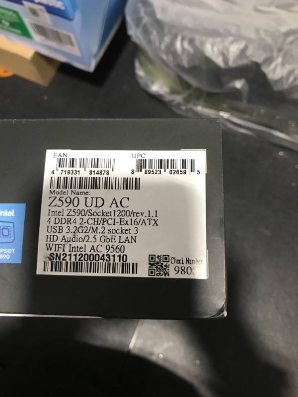 Photo 1 of GIGABYTE Z590 UD AC (LGA 1200/ Intel Z590/ ATX/Triple M.2/ PCIe 4.0/ USB 3.2 Gen 2/ Intel Wireless-AC/ 2.5GbE LAN/Motherboard) Z590 Z590 UD AC Bundle