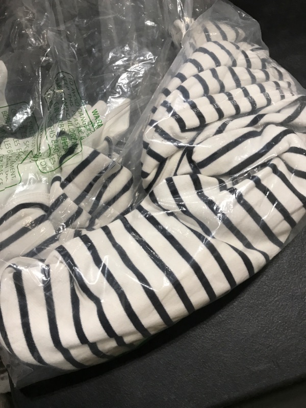 Photo 1 of Amazon Essentials Men's Full-Zip Hooded Fleece Sweatshirt (Available in Big & Tall) Small White, Stripe