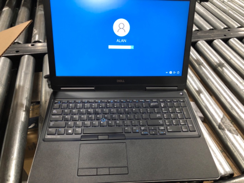 Photo 3 of Dell Precision 7520 15.6 FHD, Core i7 6820HQ 2.7GHz, 16GB RAM, 512GB SSD, Windows 10 Pro 64Bit, CAM (Renewed) 