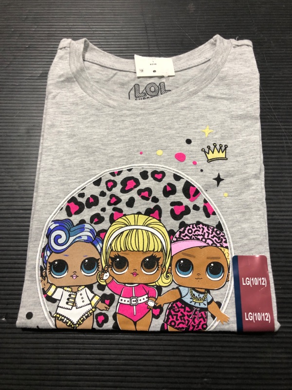 Photo 2 of Girs' O Surprise Short Seeve Graphic T-Shirt - LARGE 
