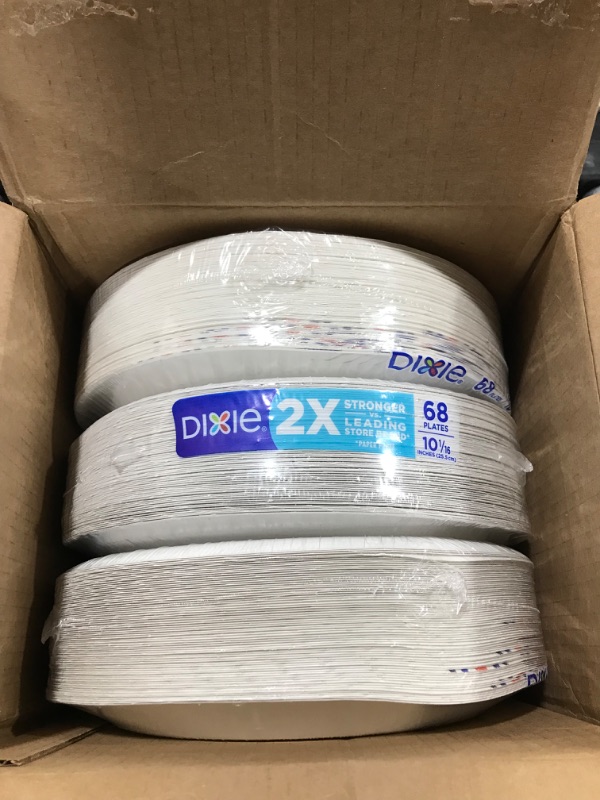 Photo 1 of Dixie 10 Inch Paper Plates, Dinner Size Printed Disposable Plate, 204 Count (3 Packs of 68 Plates) 68 Count (Pack of 3)