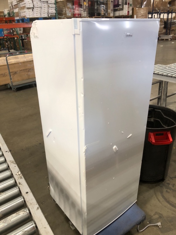 Photo 1 of Midea MRU05M2AWW Upright Freezer, 5.3 Cu.ft, white

