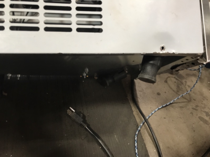 Photo 4 of DAMAGED, VEVOR 110V Commercial Ice Maker 80-90LBS/24H with 33LBS Bin, Full Heavy Duty Stainless Steel Construction, Automatic Operation
