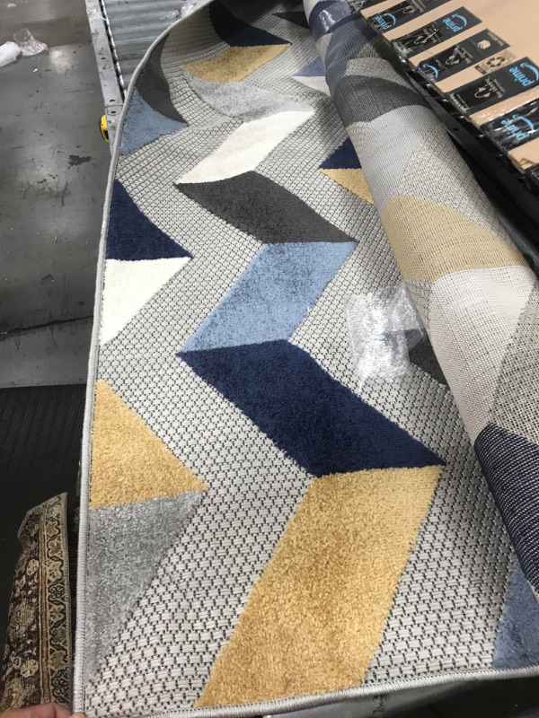 Photo 2 of (DAMAGED)Well Woven Dorado Bela 7 Ft. 10 in. X 9 Ft. 10 in. Modern Geometric Chevron Blue High-Low Indoor/Outdoor Area Rug
