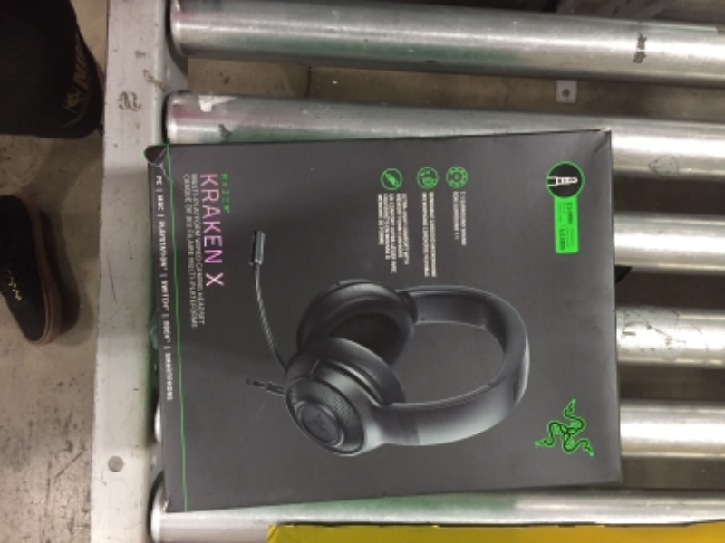 Photo 2 of Razer Kraken X Gaming Headset for Xbox One/PlayStation 4