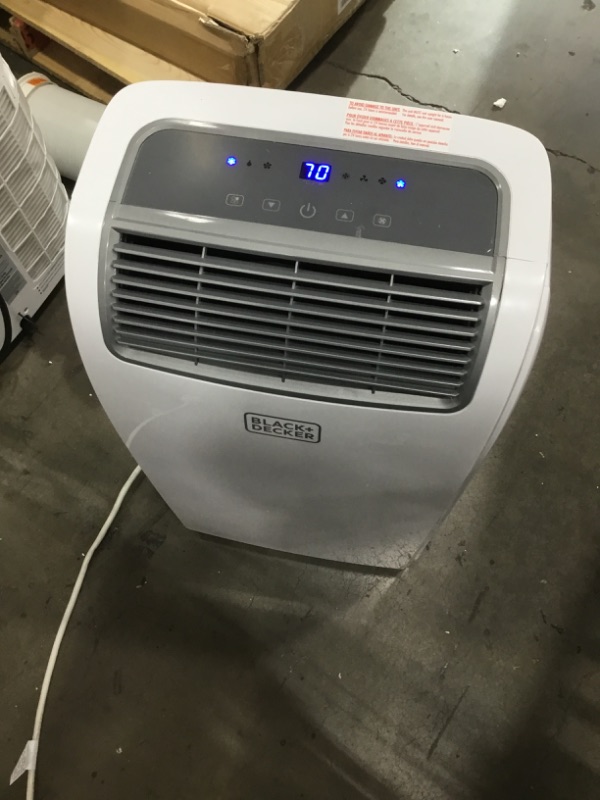 Photo 1 of ***LIKE NEW****
BLACK+DECKER 5 000 BTU DOE (8 000 BTU ASHRAE) Portable Air Conditioner with Remote Control White
