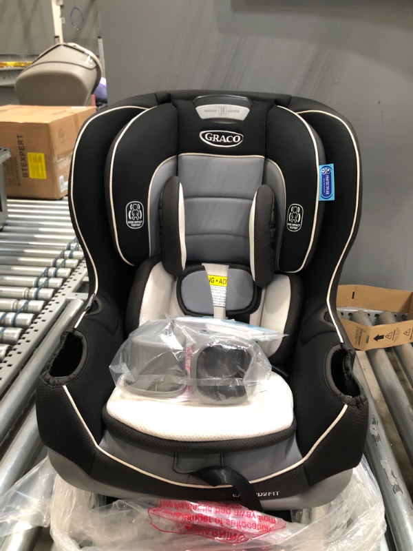 Photo 2 of Graco Extend2Fit Convertible Car Seat, Ride Rear Facing Longer with Extend2Fit, Gotham
