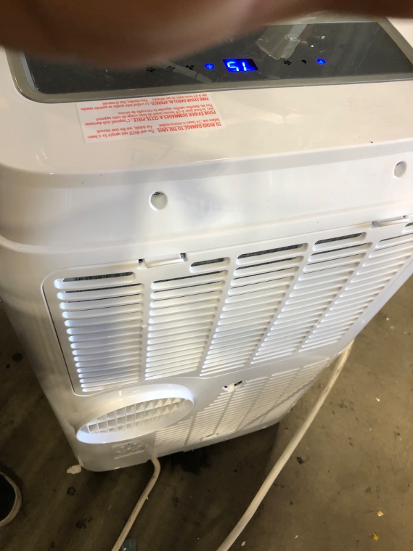 Photo 4 of INCOMPLETE BLACK+DECKER BPACT12WT Large Spaces Portable Air Conditioner, 12,000 BTU, White
