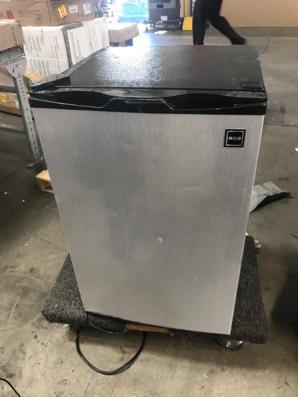 Photo 2 of **PARTS ONLY**
RCA 465 RFR441/RFR465 RFR441 Compact Fridge, 4.5 Cubic Feet, Stainless Steel
