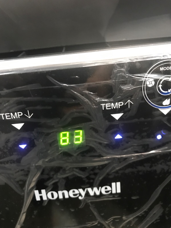 Photo 2 of tested blows cold ac***
Honeywell (Black/Silver) Classic Portable Air Conditioner w Dehumidifier & Fan, Cools Rooms Up to 700 Sq. Ft. w Drain Pan & Insulation Tape, MN4CFS9, 29.400
