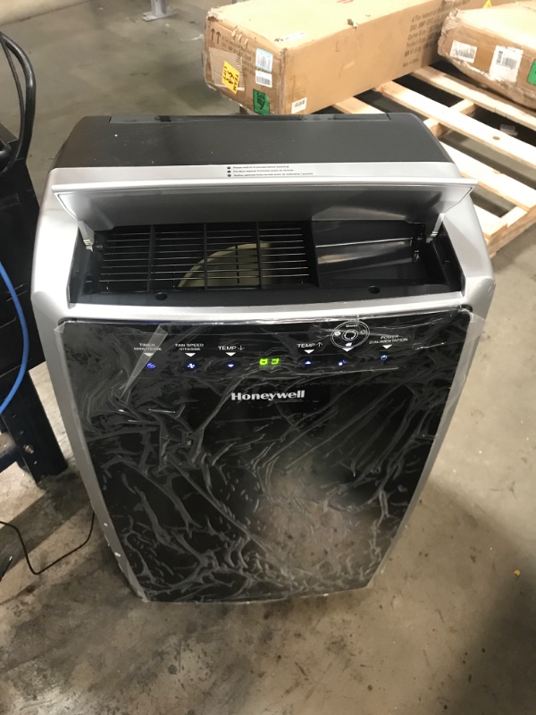 Photo 3 of tested blows cold ac***
Honeywell (Black/Silver) Classic Portable Air Conditioner w Dehumidifier & Fan, Cools Rooms Up to 700 Sq. Ft. w Drain Pan & Insulation Tape, MN4CFS9, 29.400
