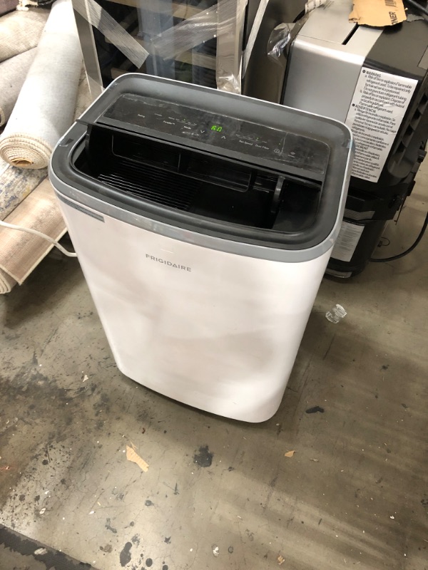 Photo 2 of **PARTS ONLY**

Frigidaire Portable Room Air Conditioner, 14,000 BTU with Dehumidifier Mode, in White
