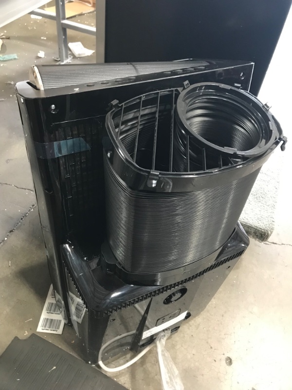 Photo 3 of DAMAGED!! Midea Duo 12,000 BTU(10,000 BTU SACC)Ultra Quiet Smart HE Inverter Portable Air Conditioner,Dehumidifier,and Fan-Cools Upto 450 Sq.ft,Works with Alexa
**MAKES RATTLEING SOUND WHILE ON, VENT IS CROOKED**
