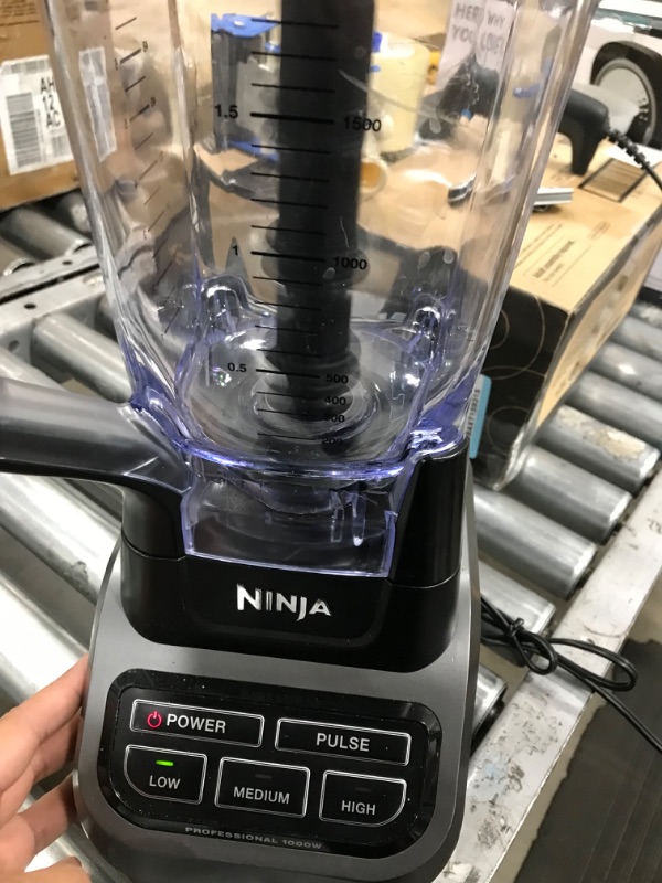 Photo 2 of **PARTS ONLY**

Professional 72 oz. 3-Speed Black Blender (BL610)