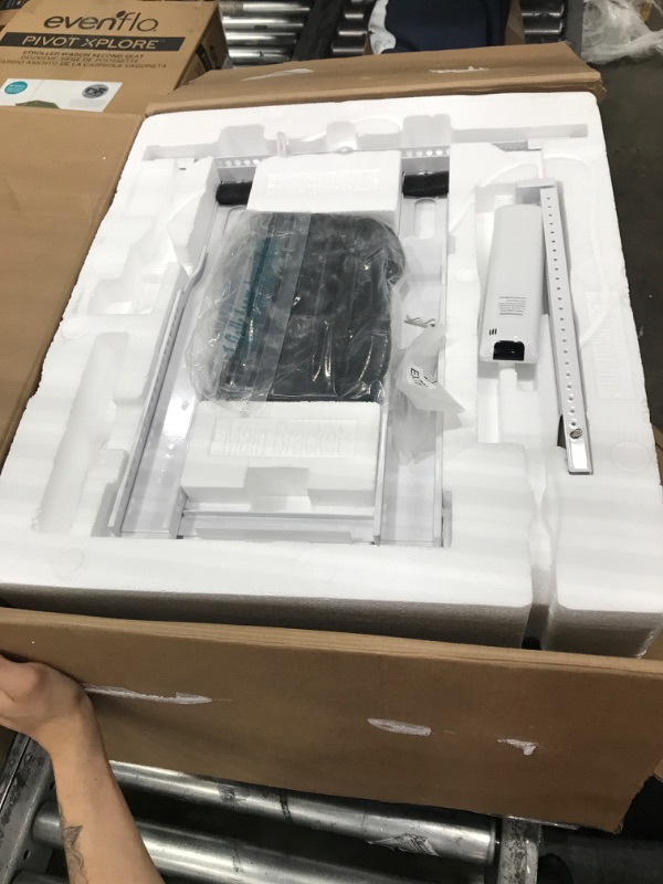Photo 1 of Midea 8 000 BTU Smart Inverter U-Shaped Window Air Conditioner 35% Energy Savings Extreme Quiet MAW08V1QWT
